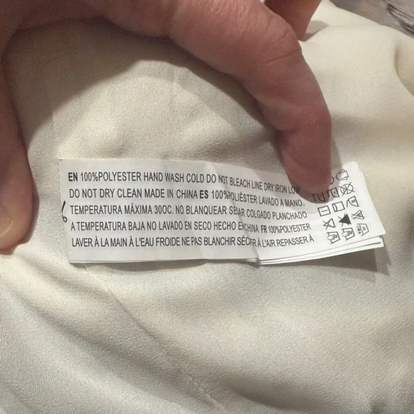 Forever 21 Cream Tank Top - Picture 6 of 9